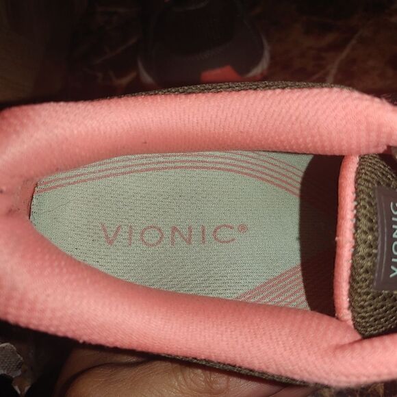 Vionic women's 1st ray technology running shoes green size 8.   423 - Picture 10 of 12